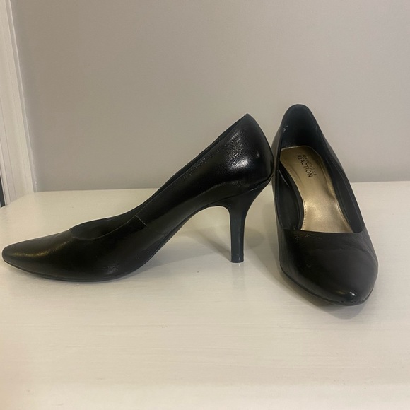 KENNETH COLE REACTION • Women’s Black High Heels “Quick Snap” Size- 8 - Picture 6 of 7